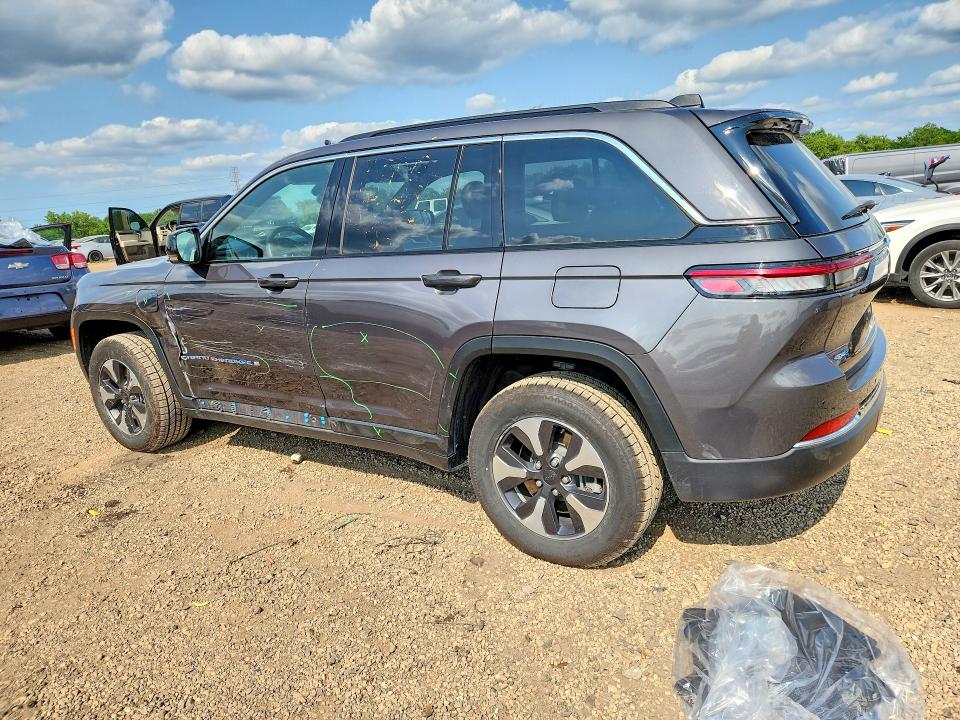 Photo 2 from auction – 2024 JEEP GRAND CHEROKEE with VIN 1C4RJYB69R8518241