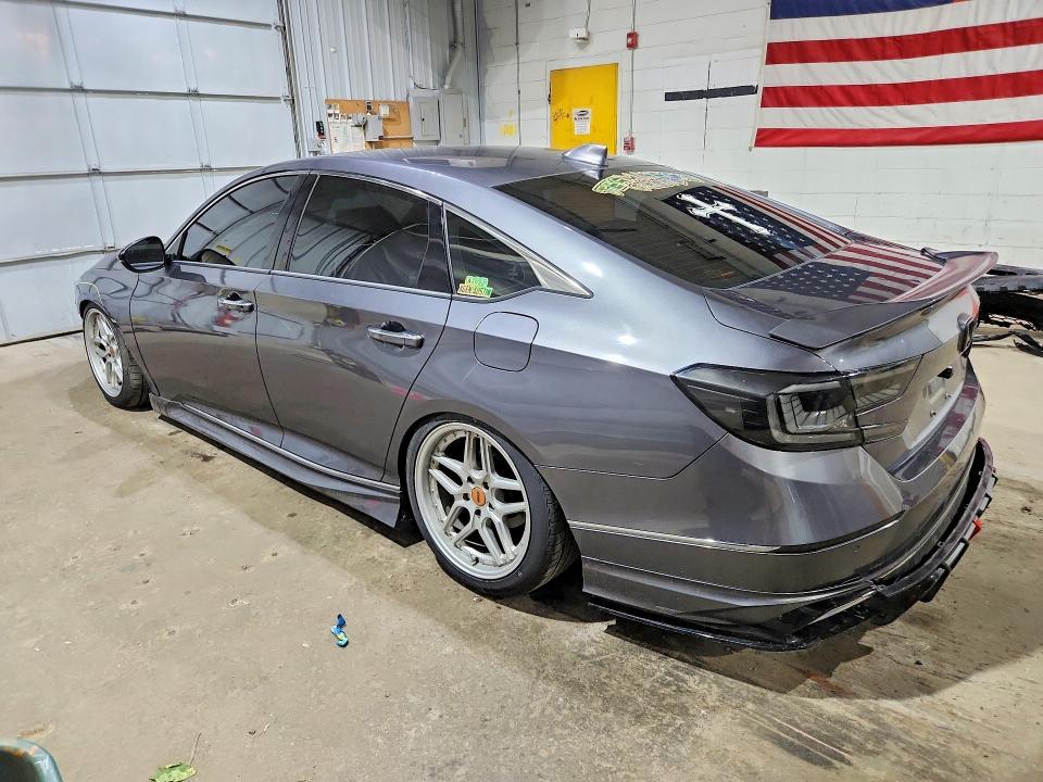 Photo 2 from auction – 2018 HONDA ACCORD with VIN 1HGCV2F94JA015811