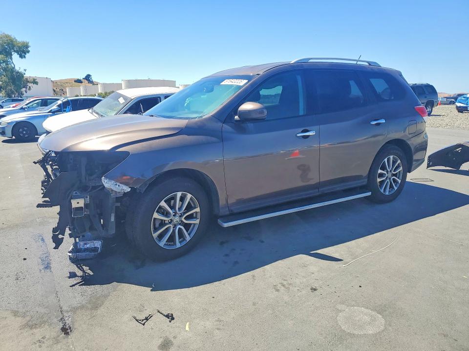 NISSAN PATHFINDER 2015 with VIN 5N1AR2MN7FC700158 - Photo from auction