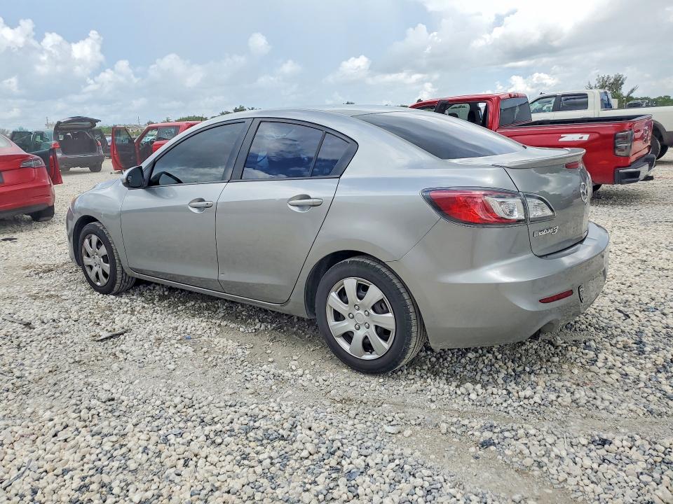Photo 2 from auction – 2012 MAZDA 3 with VIN JM1BL1UF5C1647352