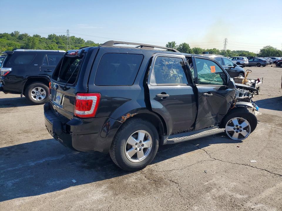 Photo 3 from auction – 2011 FORD ESCAPE with VIN 1FMCU0D73BKA12915