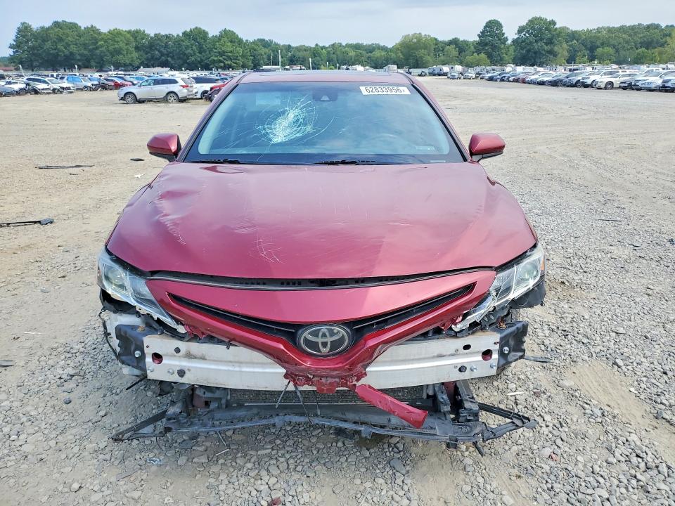 Photo 5 from auction – 2018 TOYOTA CAMRY with VIN 4T1B11HK7JU659460