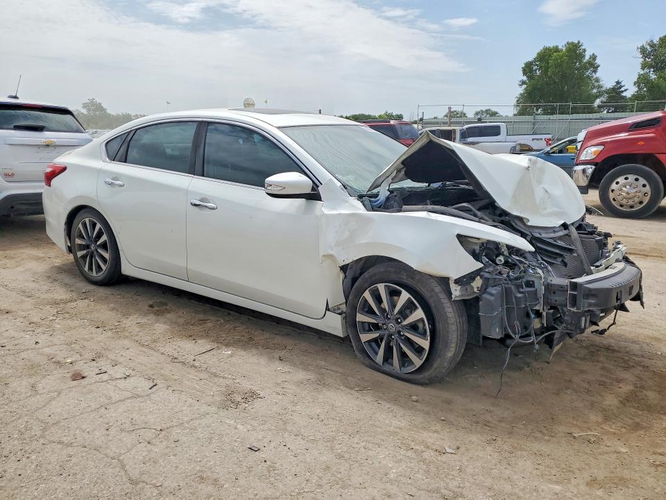 Photo 4 from auction – 2017 NISSAN ALTIMA with VIN 1N4AL3AP2HC476131