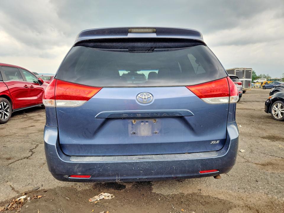 Foto 6 de la subasta – 2014 TOYOTA SIENNA con VIN 5TDYK3DCXES526949