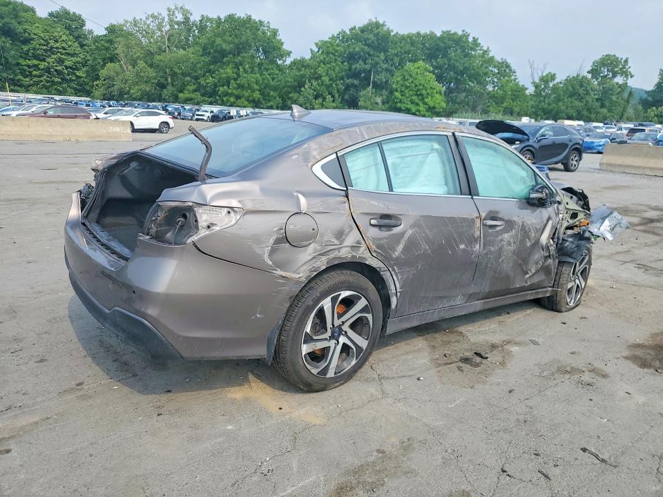 Photo 3 from auction – 2021 SUBARU LEGACY with VIN 4S3BWAN65M3003653