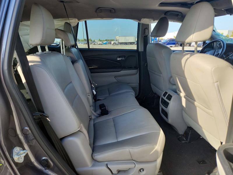 Photo 11 from auction – 2017 HONDA PILOT with VIN 5FNYF5H55HB019302