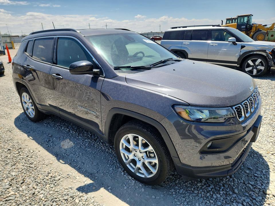 Photo 4 from auction – 2024 JEEP COMPASS with VIN 3C4NJDFN2RT151404