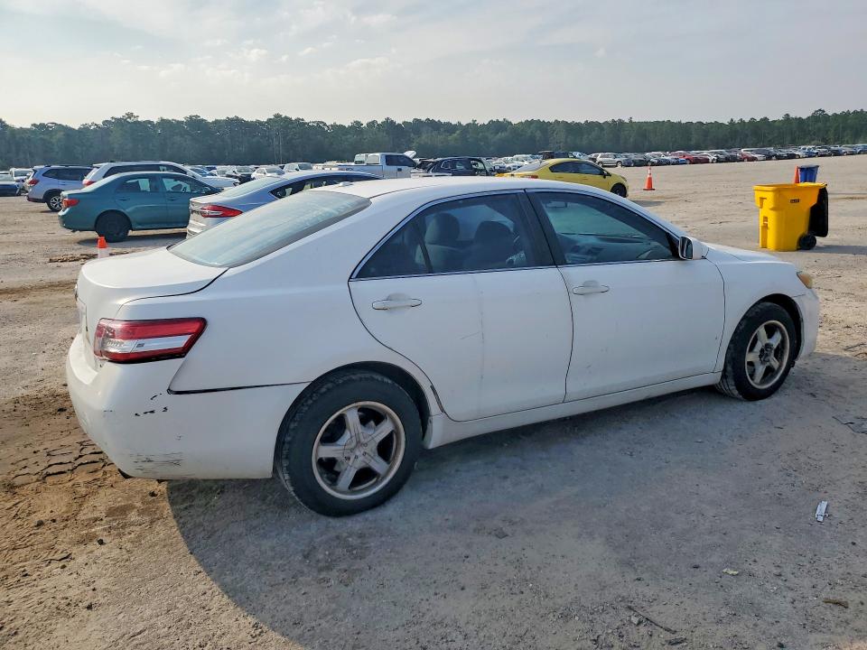 Photo 3 from auction – 2010 TOYOTA CAMRY with VIN 4T1BF3EK6AU571839
