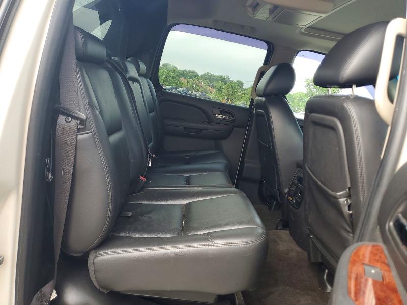 Photo 10 from auction – 2010 CHEVROLET AVALANCHE with VIN 3GNVKGE00AG228733