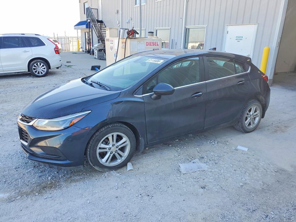 CHEVROLET CRUZE 2018 with VIN 3G1BE6SM4JS514532 - Photo from auction