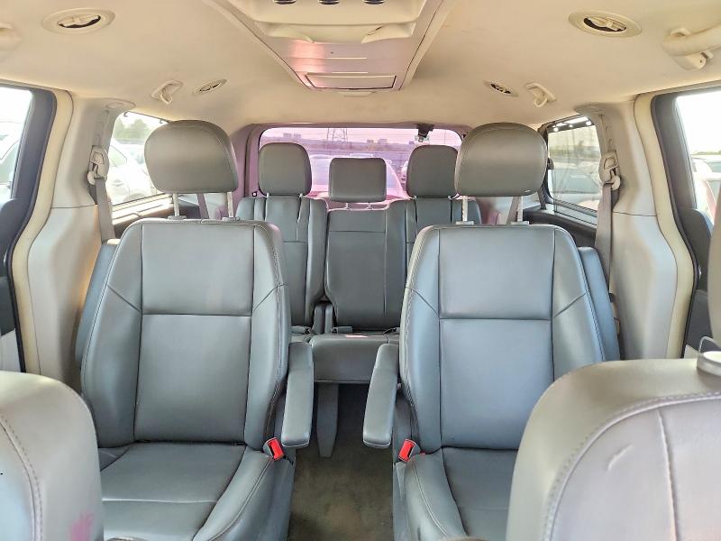 Photo 10 from auction – 2011 VOLKSWAGEN ROUTAN with VIN 2V4RW3DG9BR670806