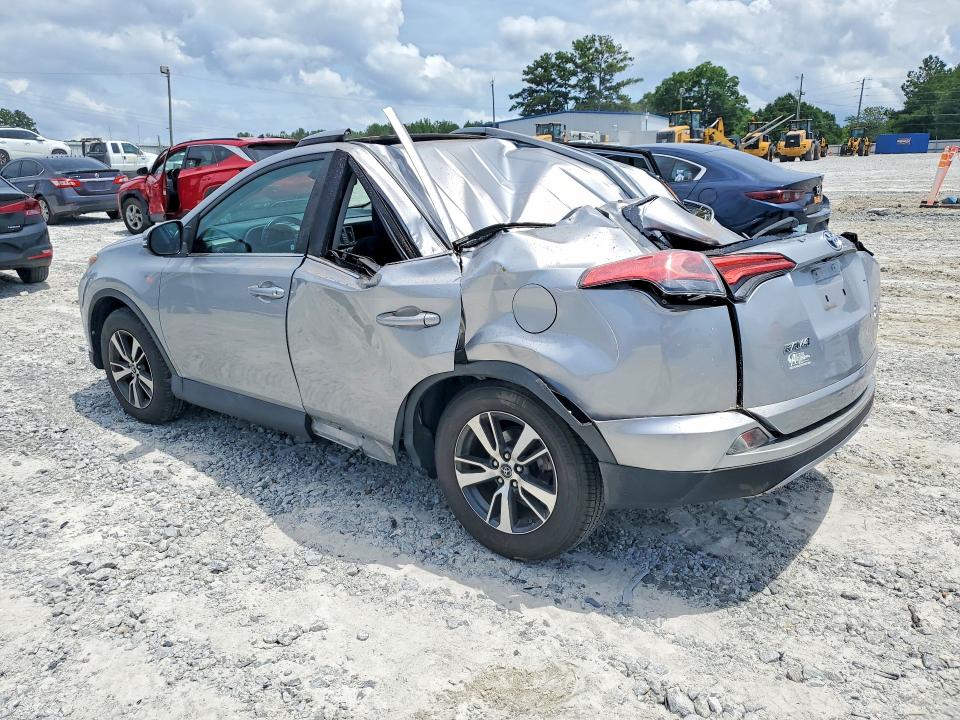 Фото 2 с аукциона – 2017 TOYOTA RAV4 с VIN 2T3RFREV1HW670694