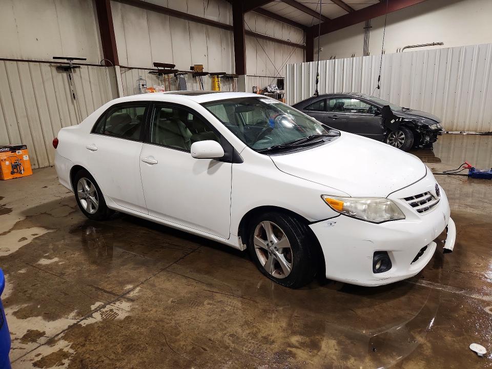 Photo 4 from auction – 2013 TOYOTA COROLLA with VIN 2T1BU4EE8DC918924