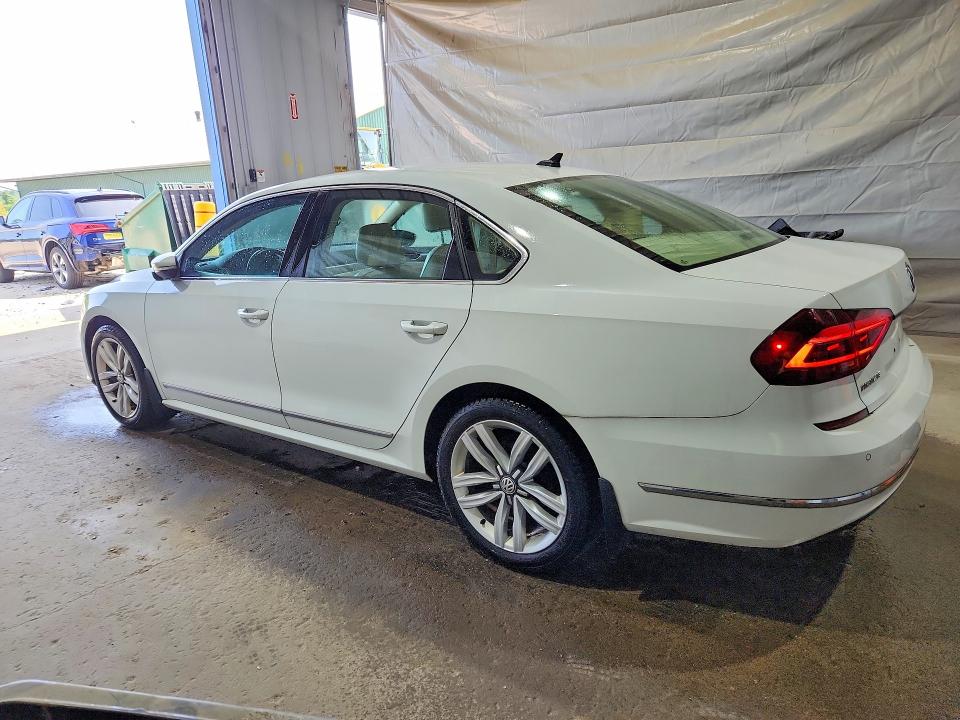 Photo 2 from auction – 2017 VOLKSWAGEN PASSAT with VIN 1VWGT7A35HC009372