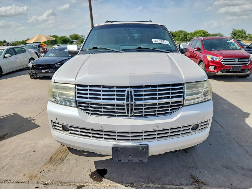 Photo 5 from auction – 2011 LINCOLN NAVIGATOR with VIN 5LMJJ2H55BEJ01384