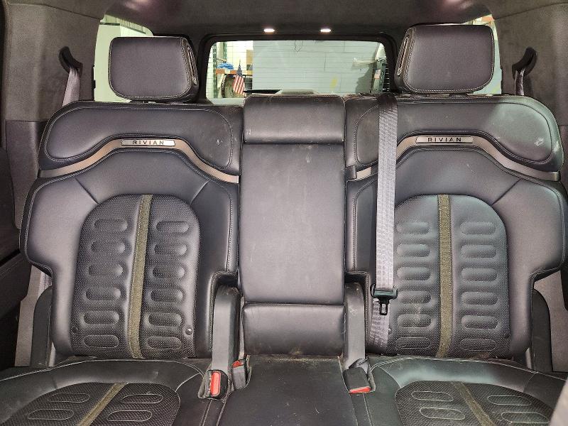Photo 10 from auction – 2022 RIVIAN R1S with VIN 7PDSGABL9NN002253