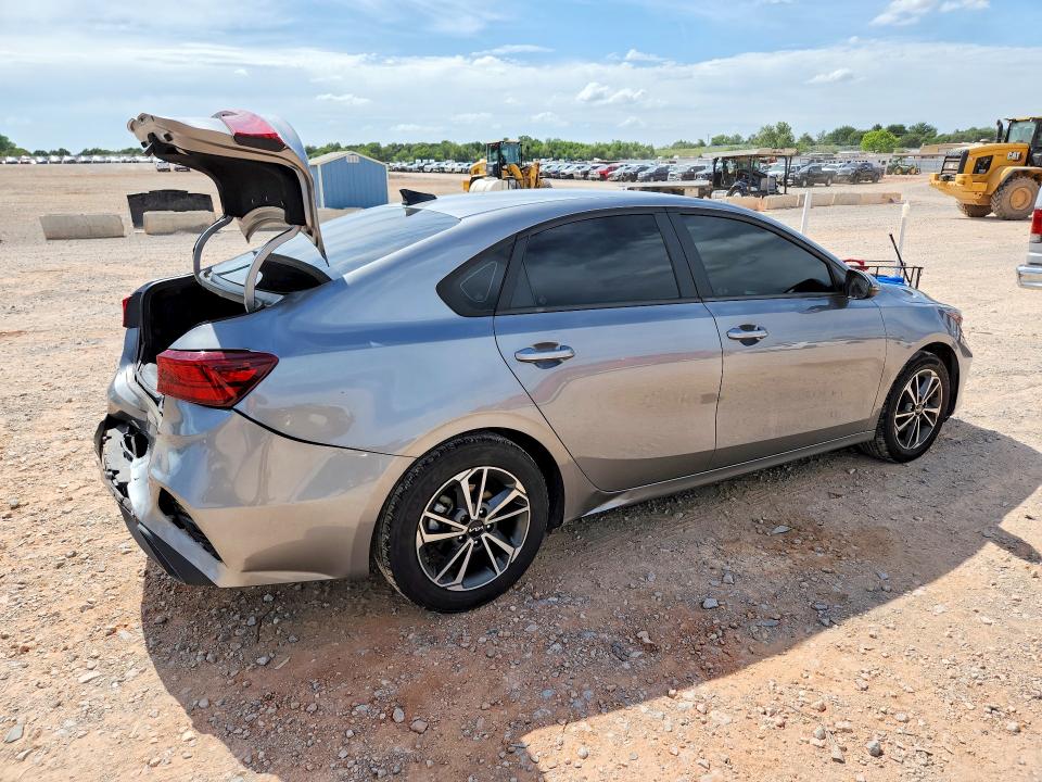 Photo 3 from auction – 2022 KIA FORTE with VIN 3KPF24AD5NE436726