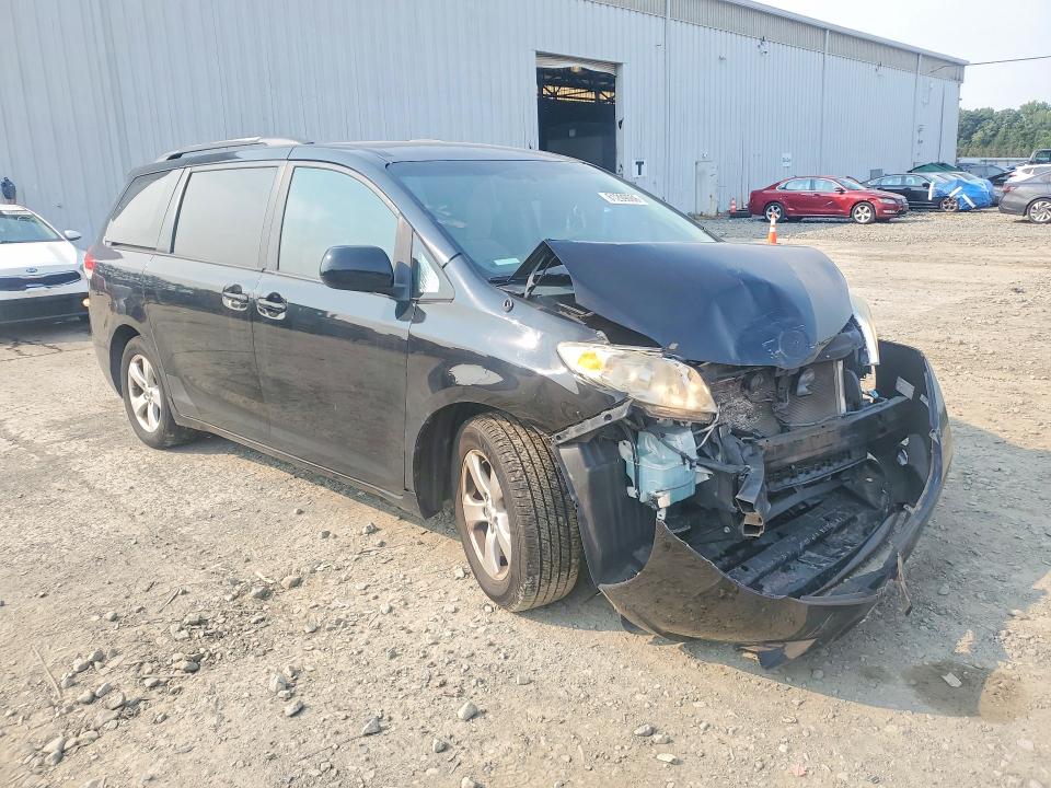 Photo 4 from auction – 2011 TOYOTA SIENNA with VIN 5TDKK3DC3BS120951