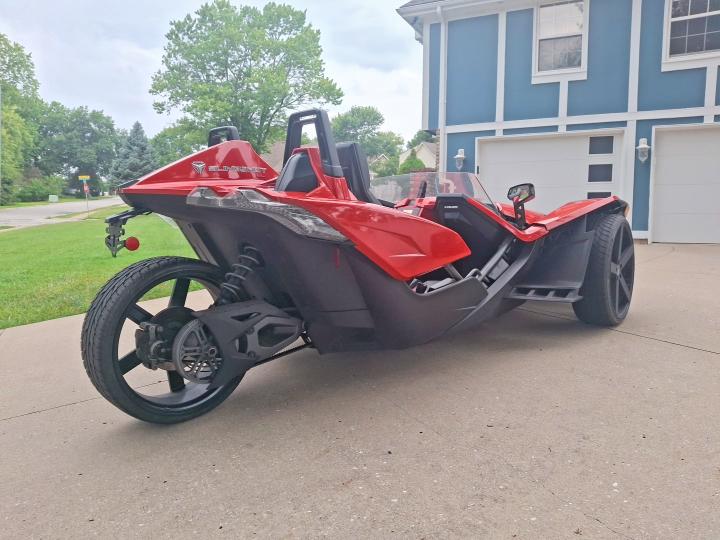 Photo 4 from auction – 2015 POLARIS SLINGSHOT with VIN 57XAAPFA2F5103076