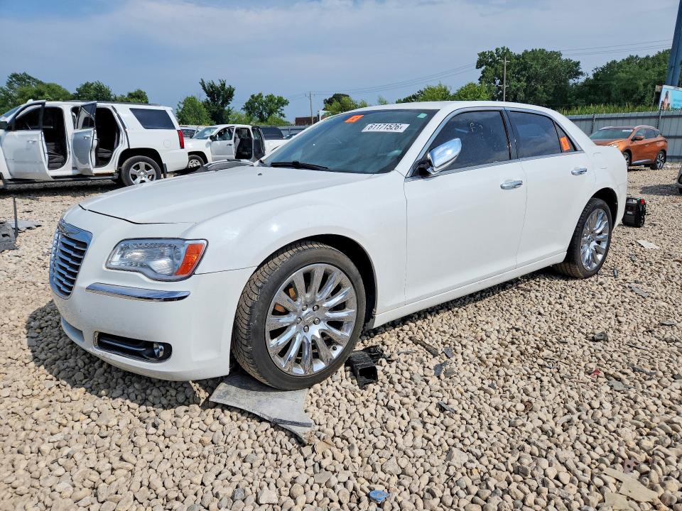 CHRYSLER 300 2014 с VIN 2C3CCAAG9EH327672 - Снимка от търг