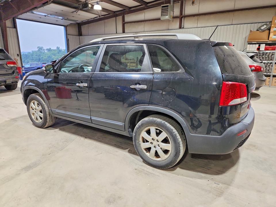 Photo 2 from auction – 2011 KIA SORENTO with VIN 5XYKT3A13BG125645