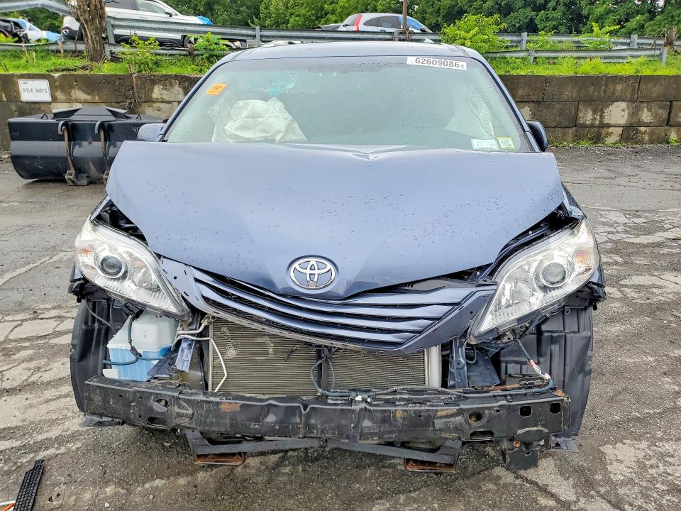 Photo 5 from auction – 2016 TOYOTA SIENNA with VIN 5TDKK3DC7GS765402