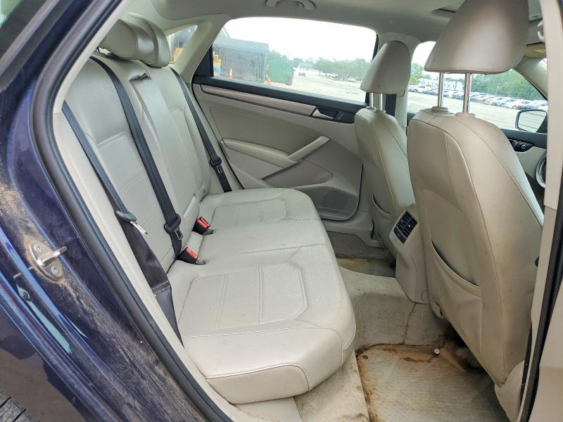 Photo 10 from auction – 2015 VOLKSWAGEN PASSAT with VIN 1VWBV7A3XFC051327