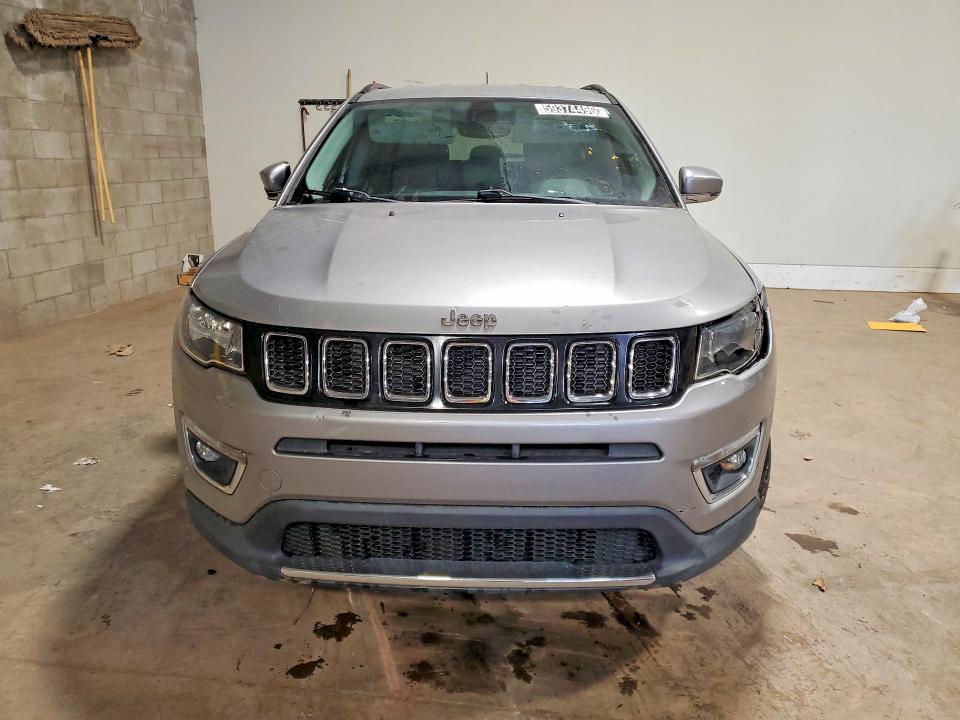 Photo 5 from auction – 2019 JEEP COMPASS with VIN 3C4NJCCB4KT662722