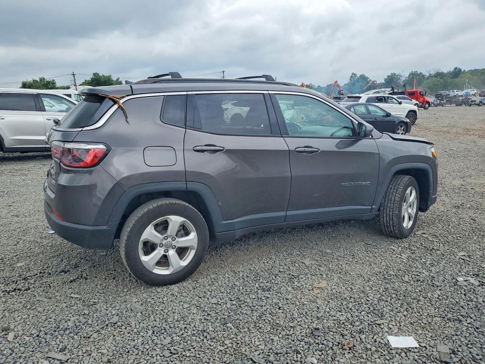 Photo 3 from auction – 2019 JEEP COMPASS with VIN 3C4NJDBB2KT623117