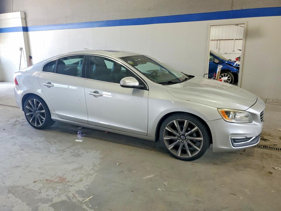 Photo 4 from auction – 2015 VOLVO S60 with VIN YV140MFB9F1299809