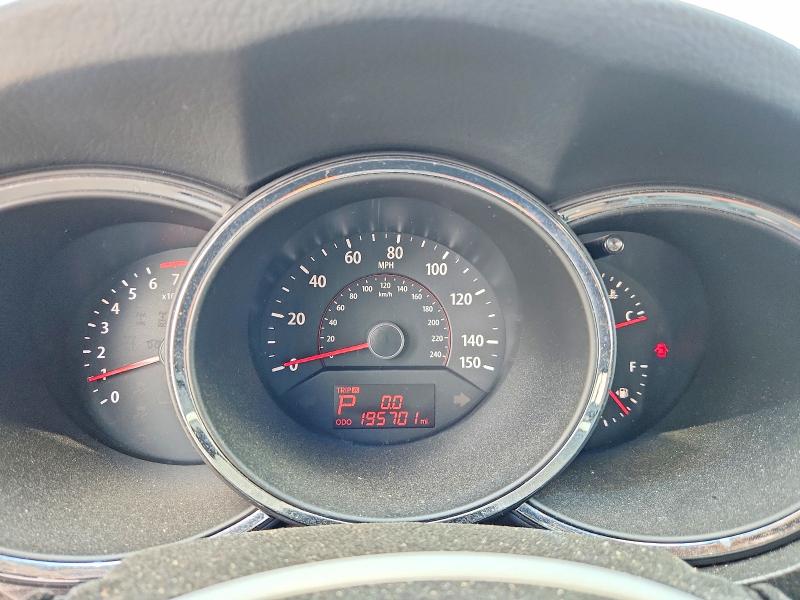 Photo 9 from auction – 2011 KIA SORENTO with VIN 5XYKT3A18BG077611