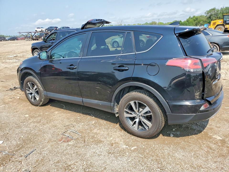 Фото 2 с аукциона – 2018 TOYOTA RAV4 с VIN 2T3RFREV7JW799416