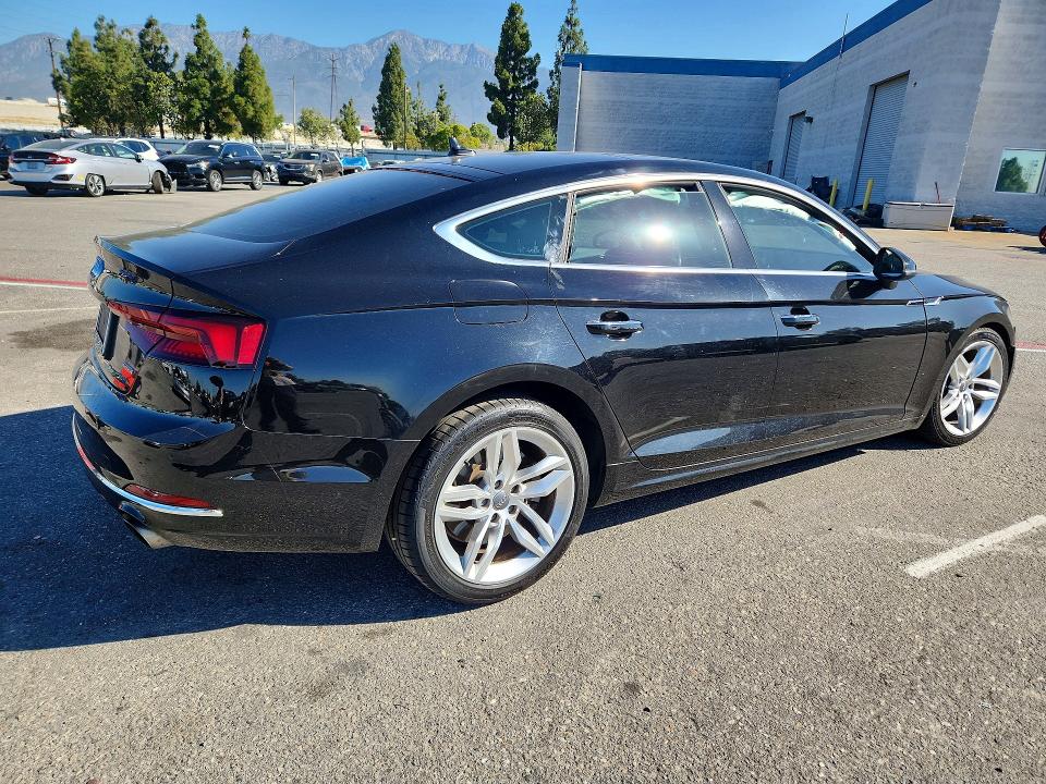 Photo 3 from auction – 2019 AUDI A5 with VIN WAUANCF52KA044120