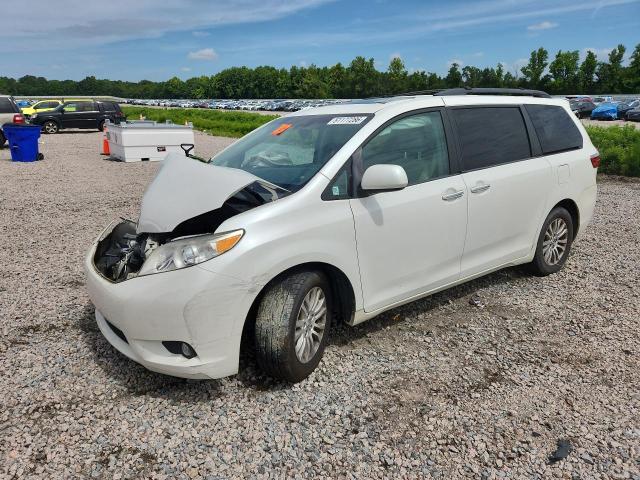 TOYOTA SIENNA 2015 with VIN 5TDYK3DC3FS666486 - Photo from auction
