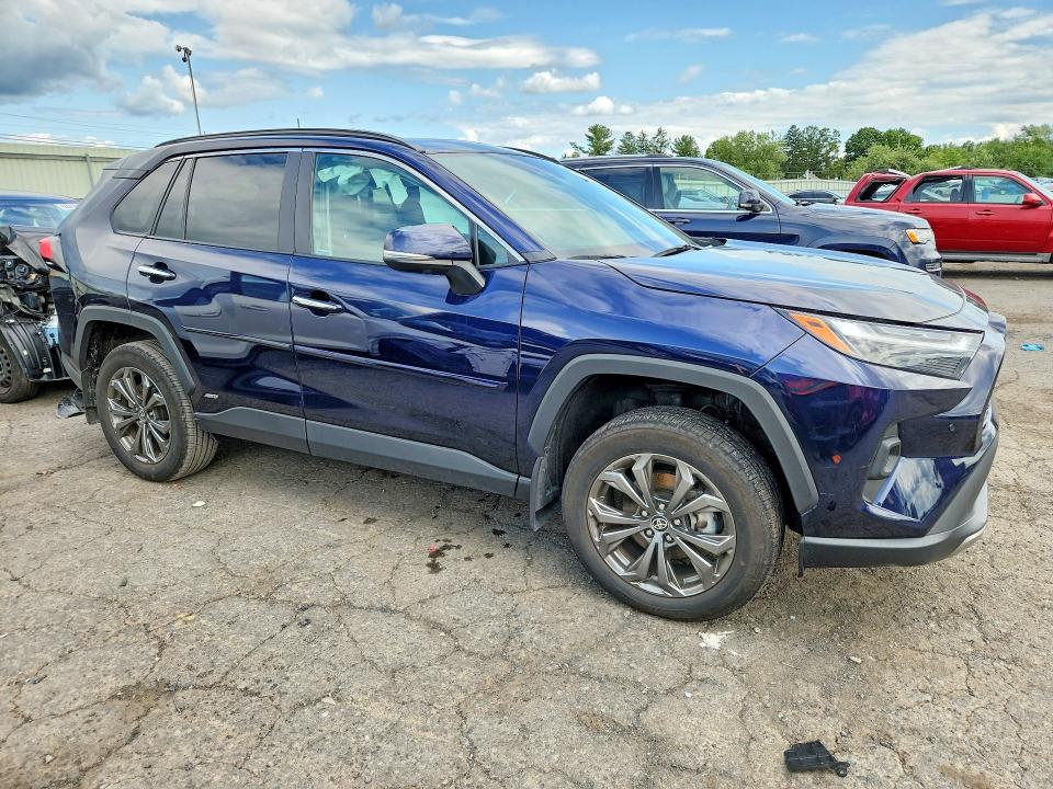 Photo 4 from auction – 2024 TOYOTA RAV4 with VIN 2T3D6RFV8RW078977