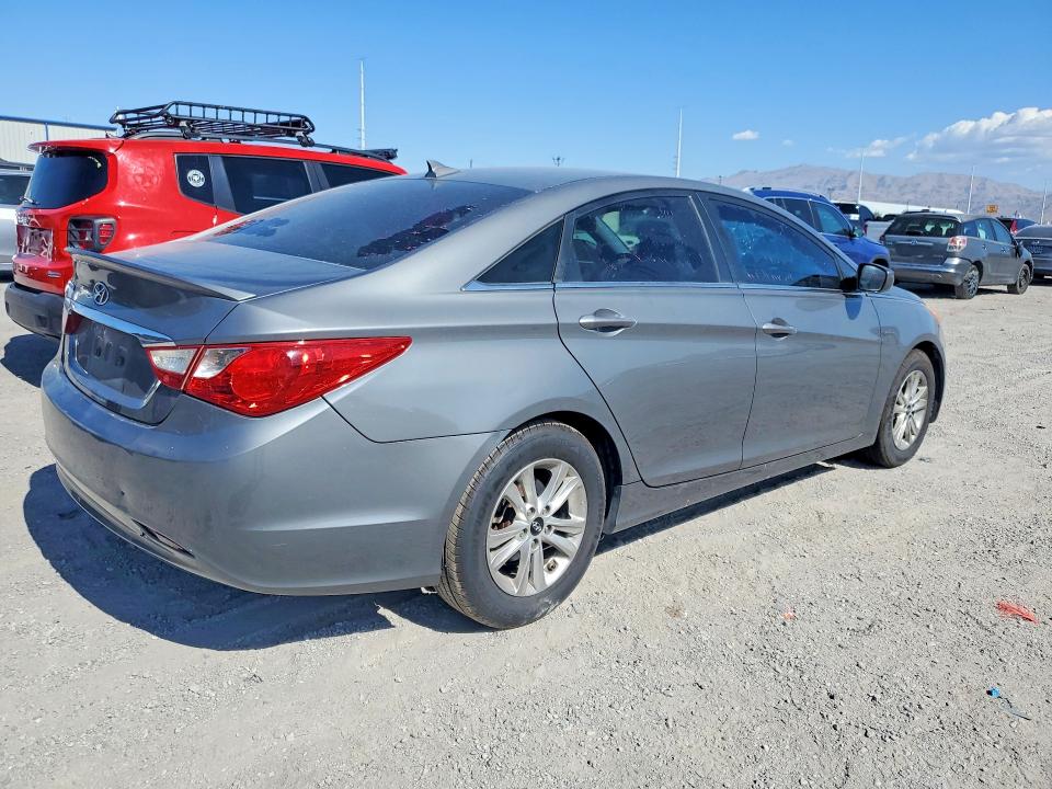 Photo 3 from auction – 2013 HYUNDAI SONATA with VIN 5NPEB4AC8DH792715