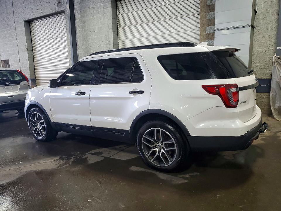 Photo 2 from auction – 2016 FORD EXPLORER with VIN 1FM5K8GT1GGA53740