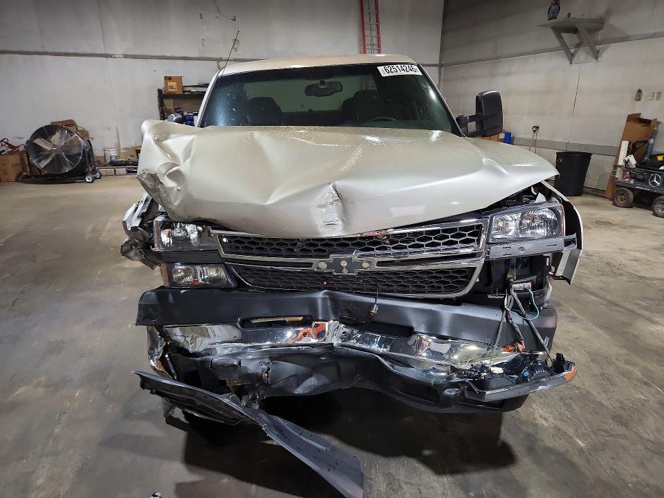 Photo 5 from auction – 2005 CHEVROLET SILVERADO with VIN 1GCHK29U25E292954