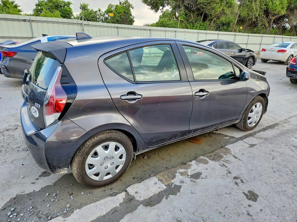 Photo 3 from auction – 2015 TOYOTA PRIUS C with VIN JTDKDTB38F1586214
