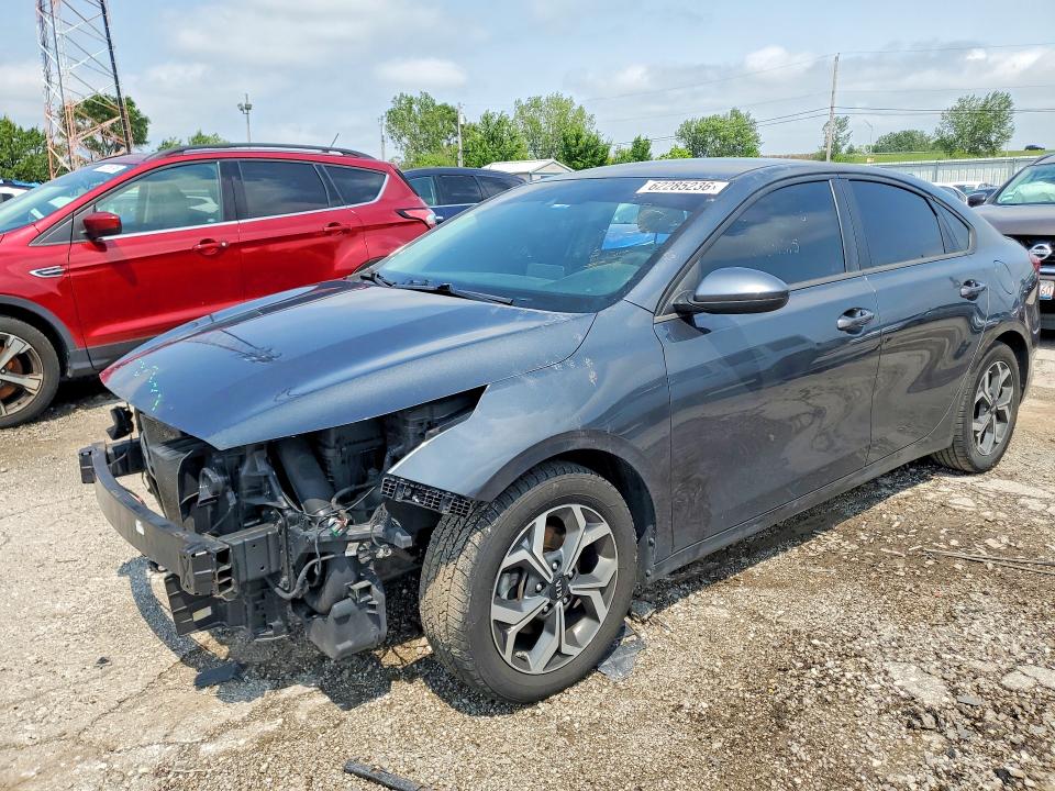 KIA FORTE 2021 con VIN 3KPF24AD2ME381926 - Foto de la subasta