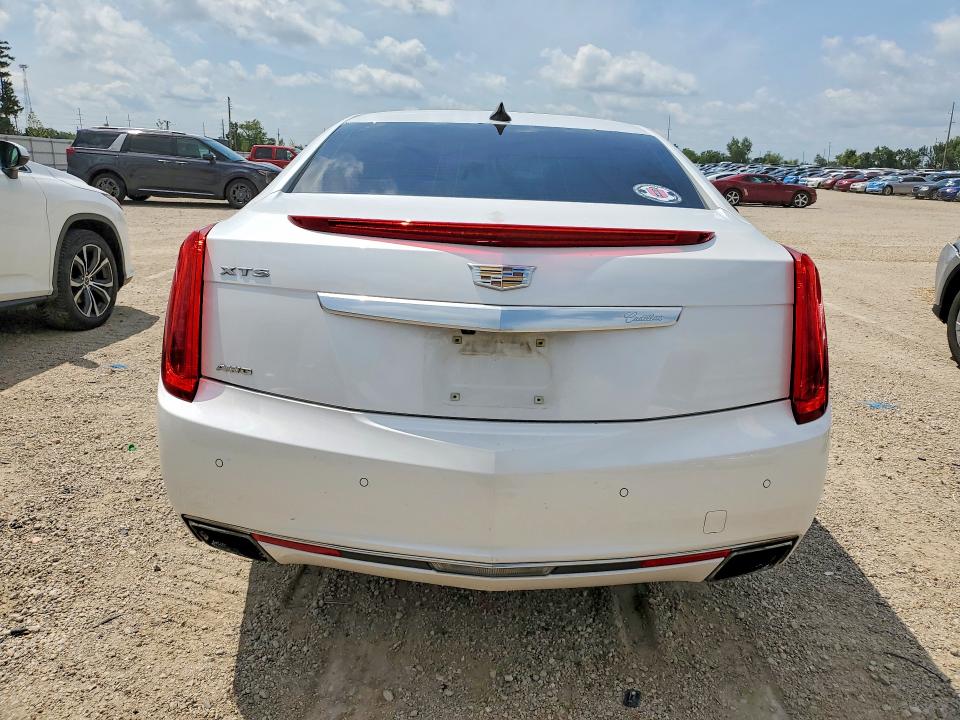 Photo 6 from auction – 2017 CADILLAC XTS with VIN 2G61N5S38H9168144