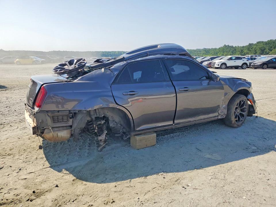 Photo 3 from auction – 2019 CHRYSLER 300 with VIN 2C3CCABG8KH637984