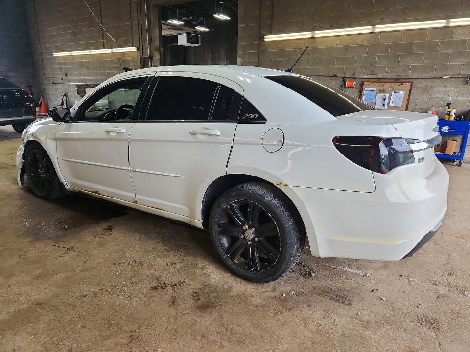Foto 2 de la subasta – 2012 CHRYSLER 200 con VIN 1C3CCBBG8CN234327