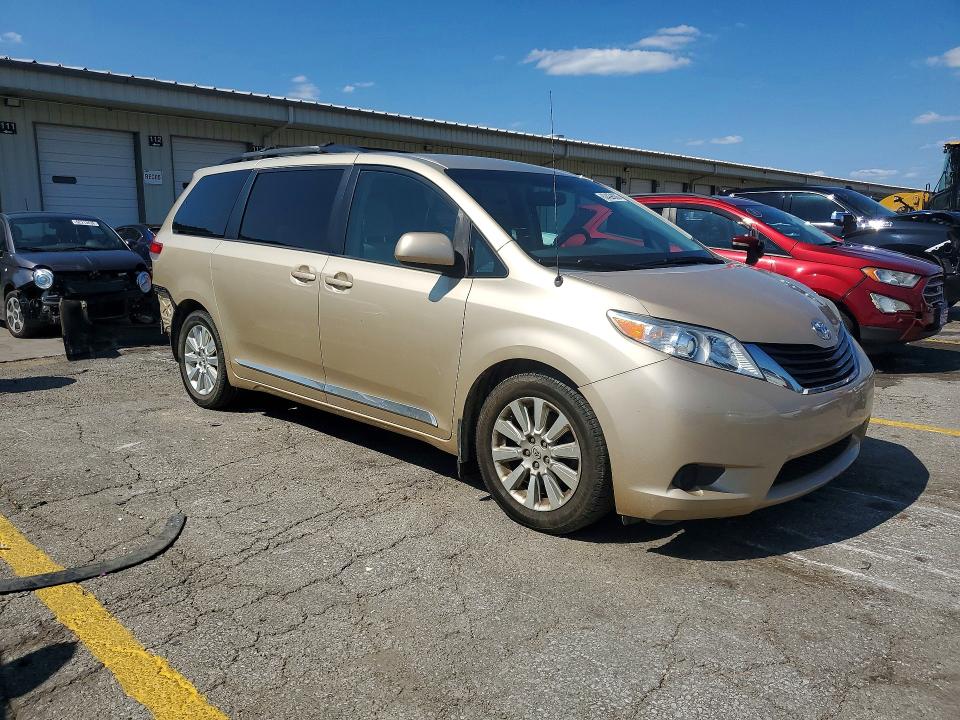 Photo 4 from auction – 2013 TOYOTA SIENNA with VIN 5TDJK3DC2DS063933