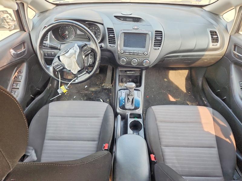 Photo 8 from auction – 2018 KIA FORTE with VIN 3KPFL4A76JE213774