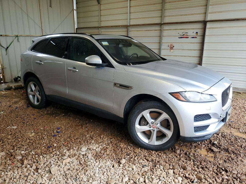 Photo 4 from auction – 2017 JAGUAR F-PACE with VIN SADCJ2BV2HA074142