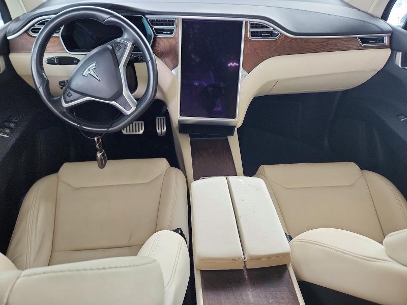 Photo 8 from auction – 2018 TESLA MODEL X with VIN 5YJXCDE44JF081127
