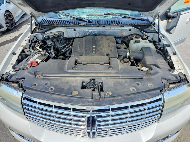 Photo 12 from auction – 2011 LINCOLN NAVIGATOR with VIN 5LMJJ2H57BEJ06327