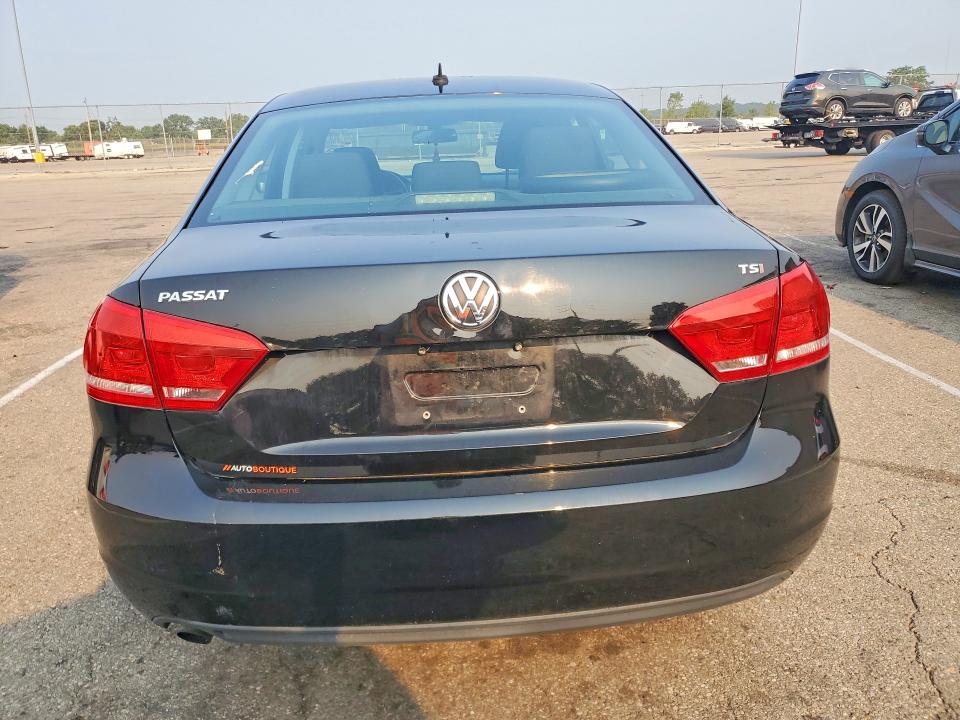 Photo 6 from auction – 2015 VOLKSWAGEN PASSAT with VIN 1VWAS7A32FC071317