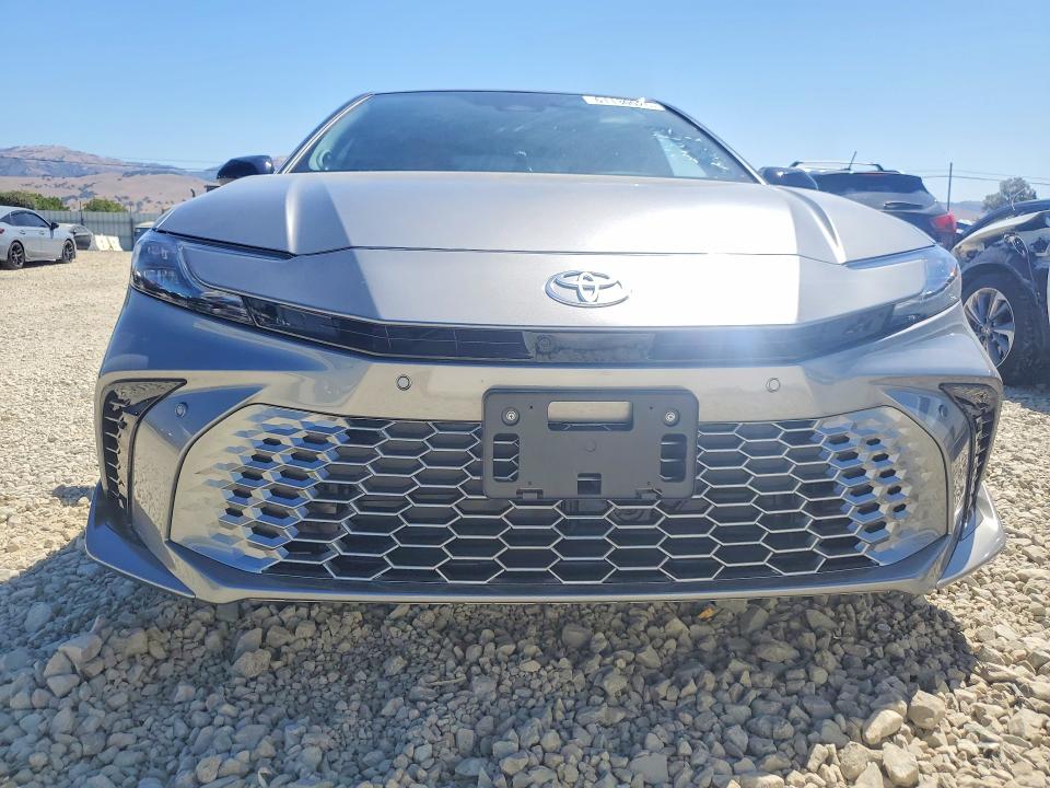 Photo 5 from auction – 2026 TOYOTA CAMRY with VIN 4T1DAACKXTU322672